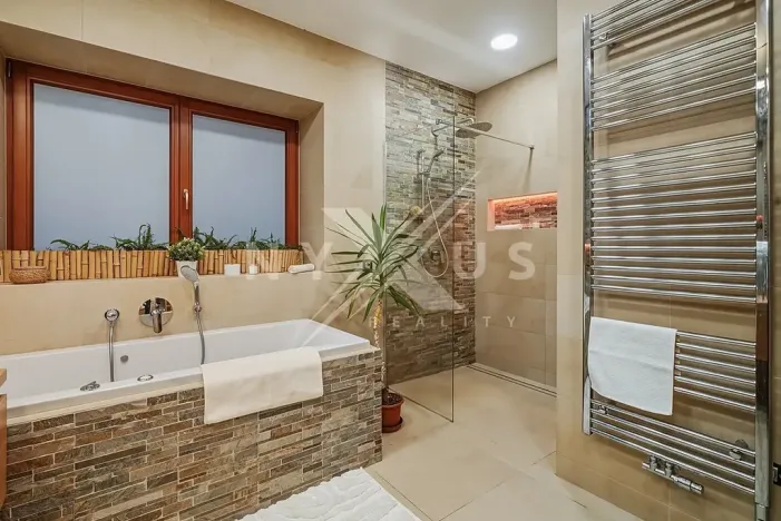 Prodej rodinného domu, Praha - Kyje, Hodějovská, 308 m2