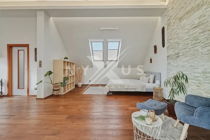 Prodej rodinného domu, Praha - Kyje, Hodějovská, 308 m2