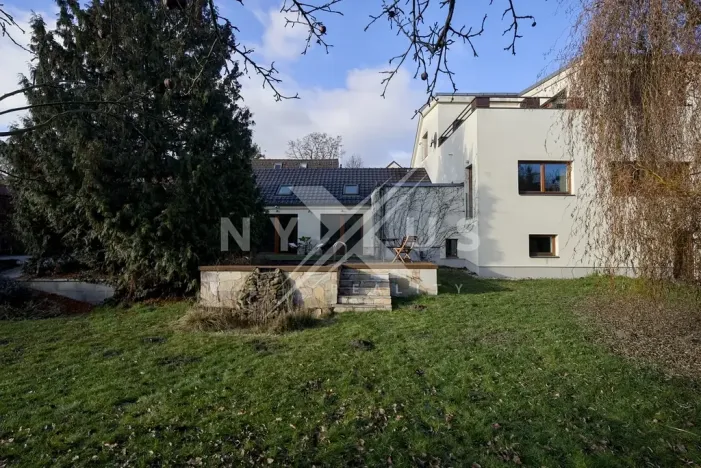 Prodej rodinného domu, Praha - Kyje, Hodějovská, 308 m2