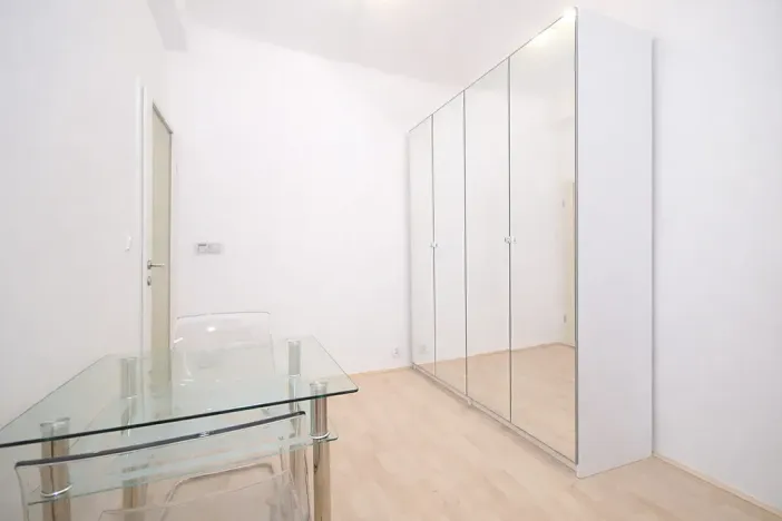 Pronájem bytu 1+kk, Praha - Libeň, Heydukova, 40 m2