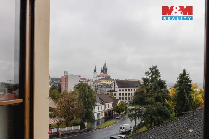 Prodej bytu 4+kk, Klatovy - Klatovy III, Husovo náměstí, 78 m2