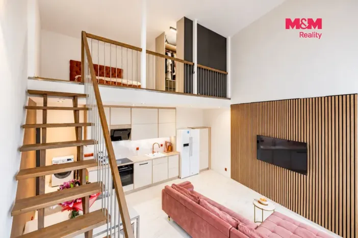 Prodej bytu 4+kk, Klatovy - Klatovy III, Husovo náměstí, 78 m2