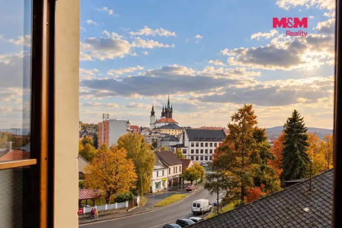 Prodej bytu 4+kk, Klatovy - Klatovy III, Husovo náměstí, 78 m2