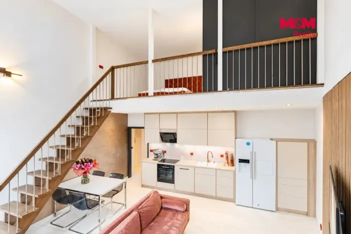 Prodej bytu 4+kk, Klatovy - Klatovy III, Husovo náměstí, 78 m2