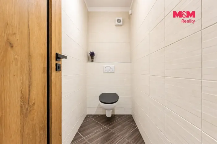 Prodej bytu 4+kk, Klatovy - Klatovy III, Husovo náměstí, 78 m2