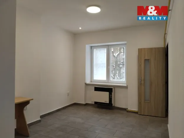 Pronájem obchodního prostoru, Ústí nad Labem - Klíše, Masarykova, 32 m2