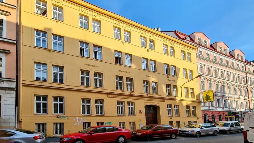 Pronájem bytu 1+kk, Praha - Nové Město, Na bojišti, 36 m2