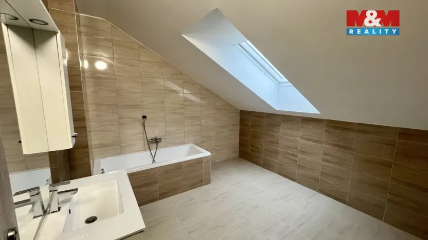 Pronájem rodinného domu, Měník, 150 m2