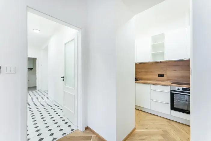 Prodej bytu 2+kk, Praha - Vršovice, Oblouková, 58 m2