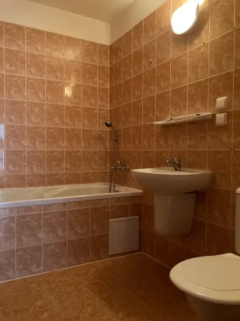 Pronájem bytu 1+1, Chomutov, Kadaňská, 45 m2