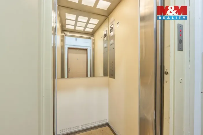 Prodej bytu 2+1, Praha - Hloubětín, Mochovská, 52 m2