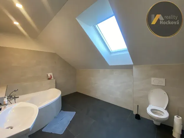 Pronájem rodinného domu, Postřižín, Prostřední, 175 m2