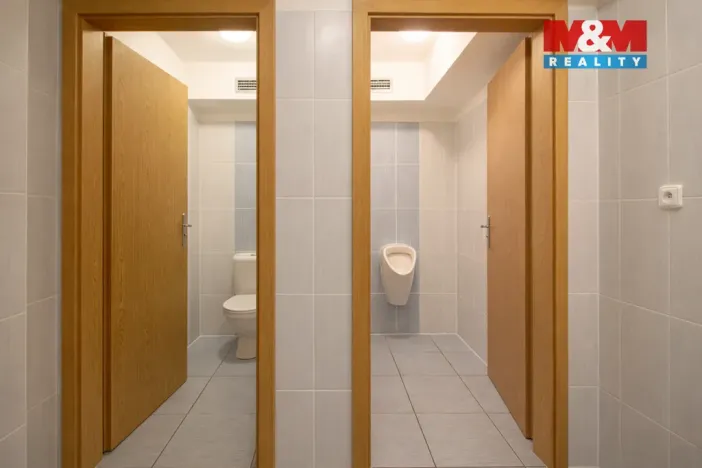 Prodej kanceláře, Praha - Hostivař, Na Plískavě, 401 m2