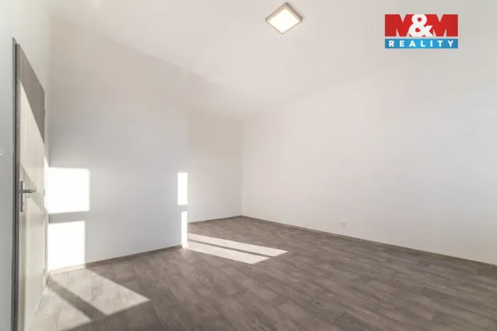 Pronájem bytu 1+1, Sokolov, Nádražní, 37 m2