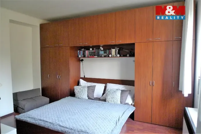 Pronájem bytu 1+1, Praha - Košíře, Mikšovského, 32 m2