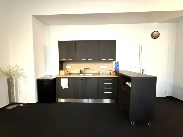 Pronájem kanceláře, Brno - Židenice, Kosmákova, 38 m2