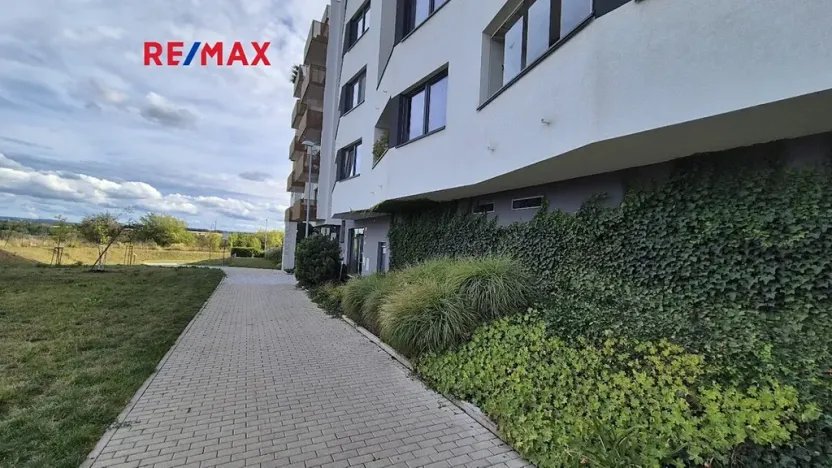 Pronájem bytu 2+kk, Praha - Dolní Měcholupy, Honzíkova, 55 m2