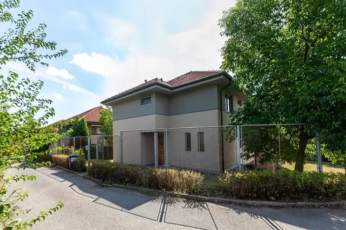 Prodej rodinného domu, Úholičky, Nade Dvorem, 192 m2