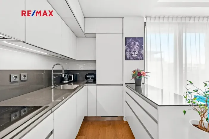 Prodej bytu 3+kk, Praha - Hrdlořezy, Učňovská, 71 m2