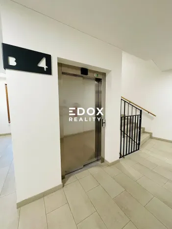 Pronájem bytu 1+kk, Praha - Košíře, Naskové, 34 m2