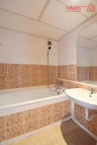 Pronájem bytu 2+1, Chomutov, Holešická, 62 m2