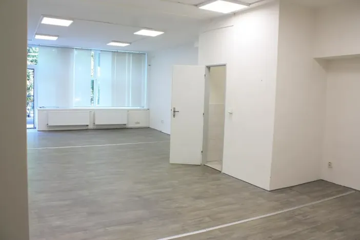 Pronájem kanceláře, Zlín, nám. T. G. Masaryka, 68 m2