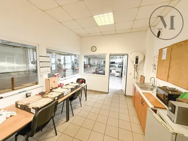 Pronájem výrobních prostor, Lišov, Miletínská, 1000 m2