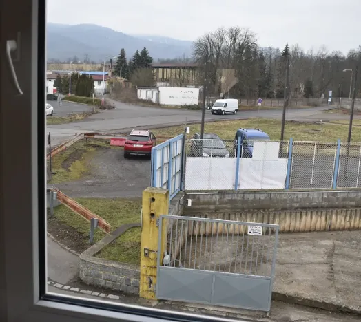 Pronájem kanceláře, Chlumec, U Dálnice, 42 m2