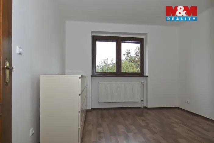 Pronájem bytu 3+kk, Chvaletice, Dukelská, 75 m2