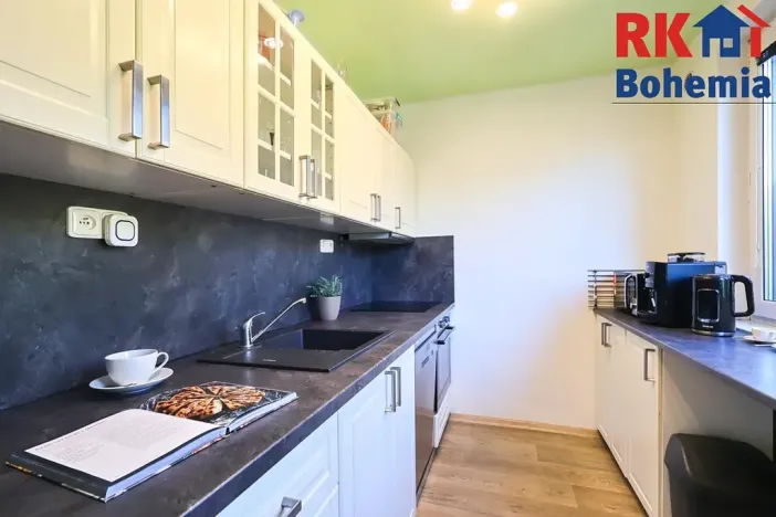 Prodej bytu 3+1, Pečky, V Horkách, 63 m2