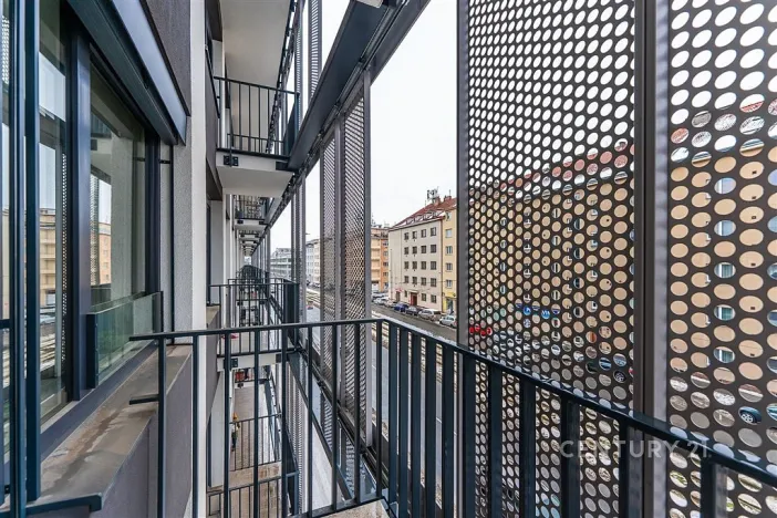 Pronájem bytu 1+kk, Praha, Kolbenova, 30 m2