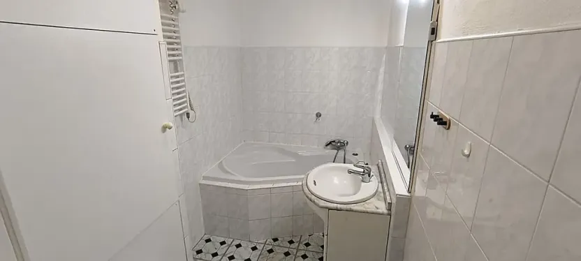 Prodej bytu 2+1, Cheb, Stavbařů, 63 m2