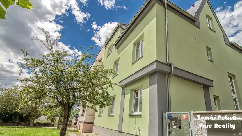 Pronájem bytu 2+1, Hradec Králové - Slezské Předměstí, Slavíčkova, 60 m2