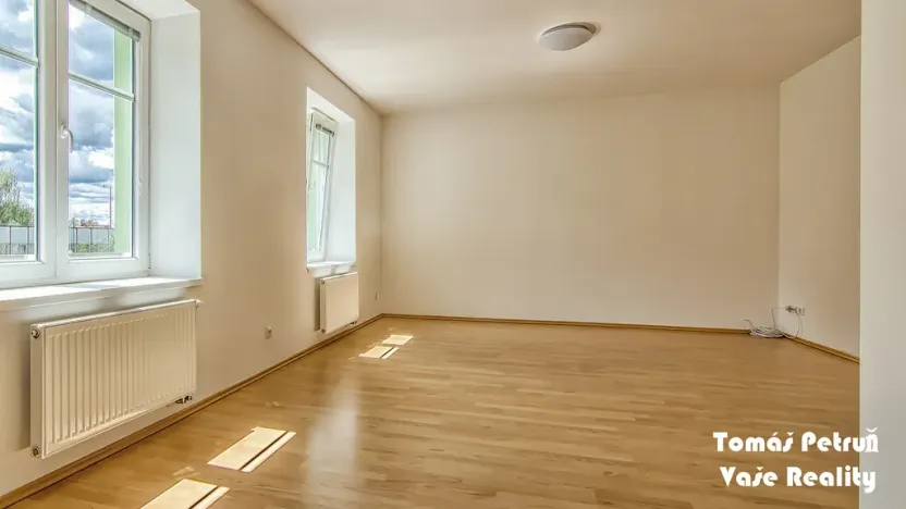 Pronájem bytu 2+1, Hradec Králové - Slezské Předměstí, Slavíčkova, 60 m2