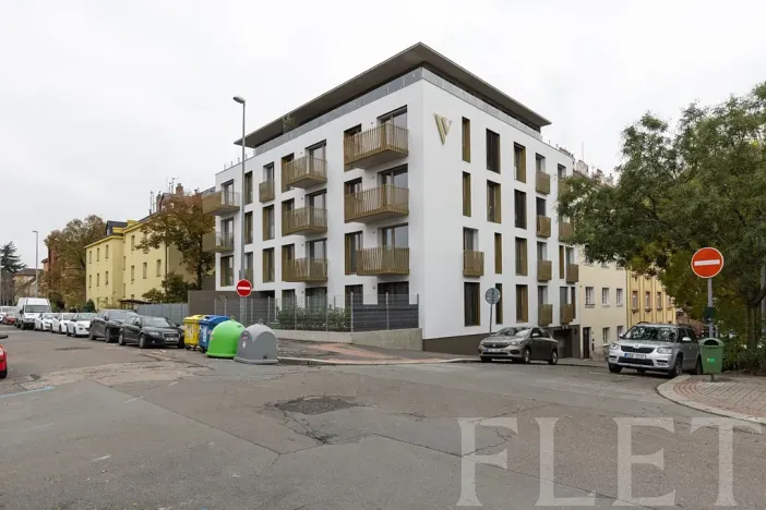 Pronájem bytu 2+kk, Praha - Žižkov, V domově, 50 m2