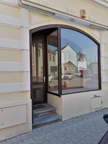 Pronájem obchodního prostoru, Kladno, Váňova, 35 m2