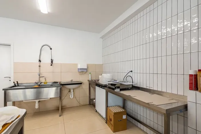 Prodej obchodního prostoru, Praha - Vršovice, Petrohradská, 123 m2