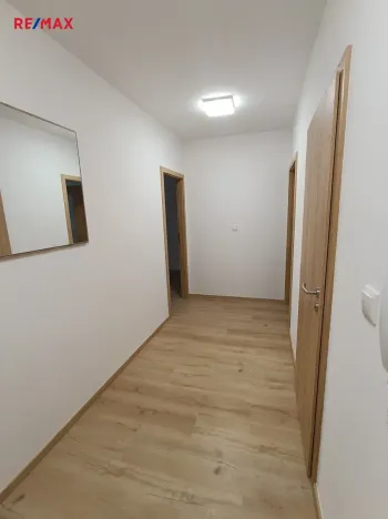 Pronájem bytu 3+kk, Praha - Vršovice, Taškentská, 57 m2
