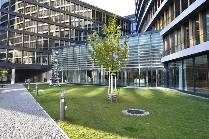 Pronájem kanceláře, Praha - Nusle, Pikrtova, 500 m2