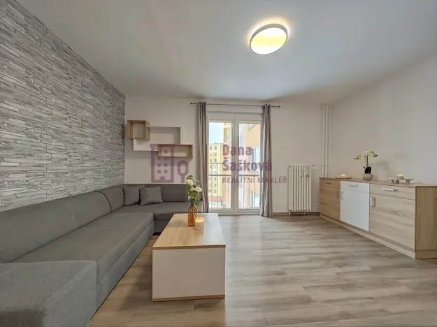 Pronájem bytu 3+1, Jindřichův Hradec, sídliště Vajgar, 64 m2