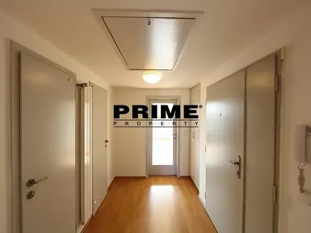 Pronájem kanceláře, Praha - Smíchov, Štefánikova, 55 m2