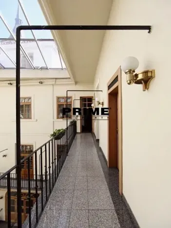 Pronájem kanceláře, Praha - Staré Město, Husova, 167 m2