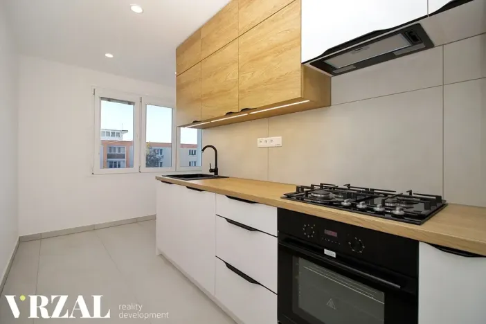 Prodej bytu 3+1, Plzeň, Smrková, 66 m2