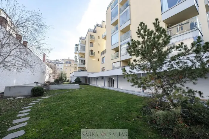 Pronájem bytu 1+kk, Praha - Holešovice, Komunardů, 36 m2