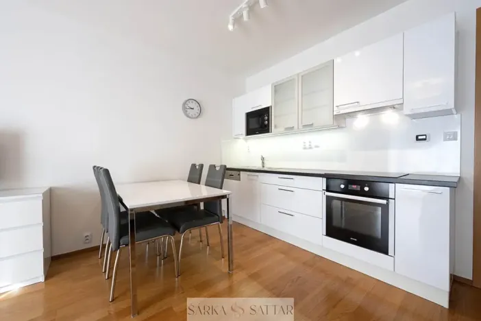 Pronájem bytu 1+kk, Praha - Holešovice, Komunardů, 36 m2