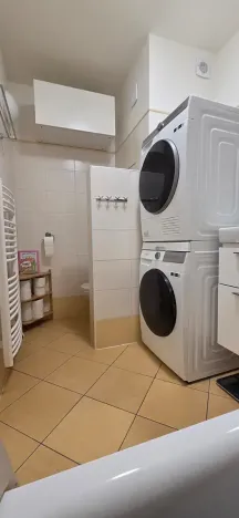 Prodej bytu 3+kk, Zbuzany, Lomená, 72 m2