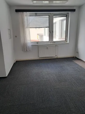 Pronájem kanceláře, Skuteč, Husova, 14 m2