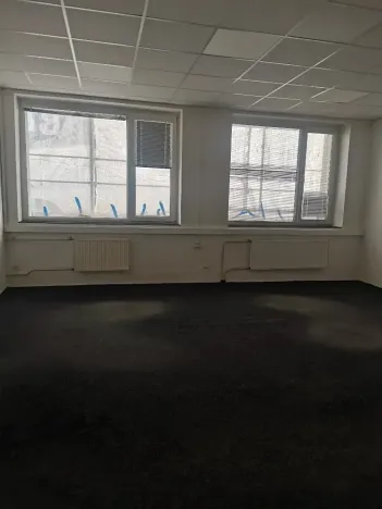 Pronájem kanceláře, Hradec Králové, Vážní, 99 m2