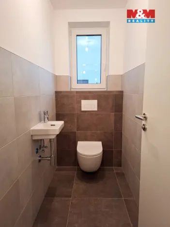 Pronájem rodinného domu, Praha - Březiněves, Poštolčí, 141 m2