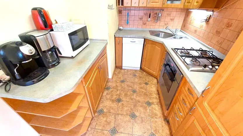 Prodej bytu 3+1, Praha - Horní Měcholupy, Livornská, 74 m2